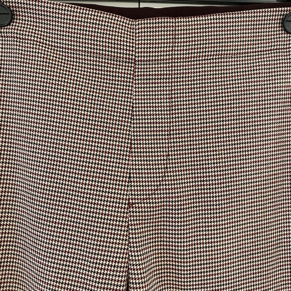 Uniqlo cropped maroon pants with micro houndstooth pattern size s (Waist 26-27) - Picture 3 of 13